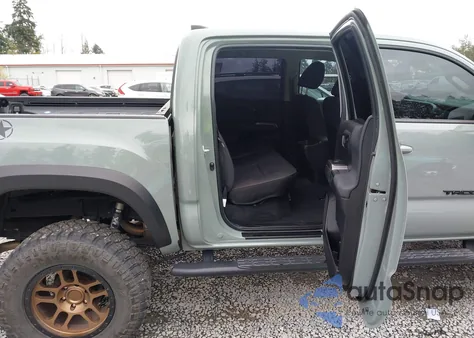 2023 Toyota Tacoma Trail Edition z USA, uszkodzony, nr VIN 3TYCZ5AN5PT132399